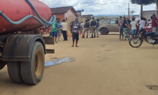 Região: Criança de 9 anos morre atropelada por caminhão pipa