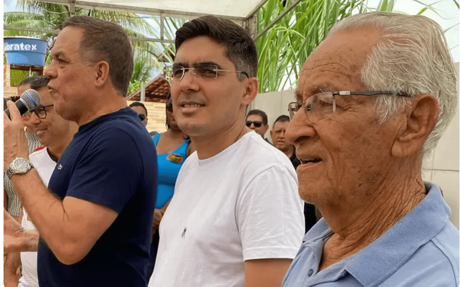 Ex-prefeito de Caculé morre durante evento político 