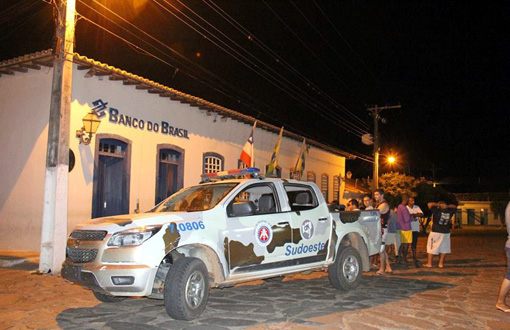 Rio de Contas: Quadrilha explode caixas eletrônicos do Banco do Brasil 