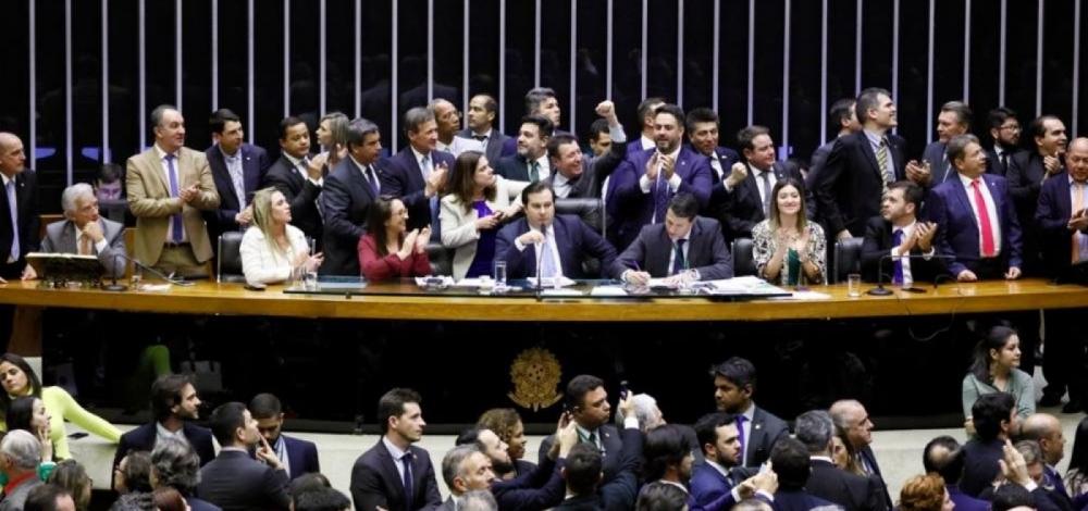 Câmara dos Deputados reprova proposta de transição mais branda para trabalhadores na reforma da Previdência