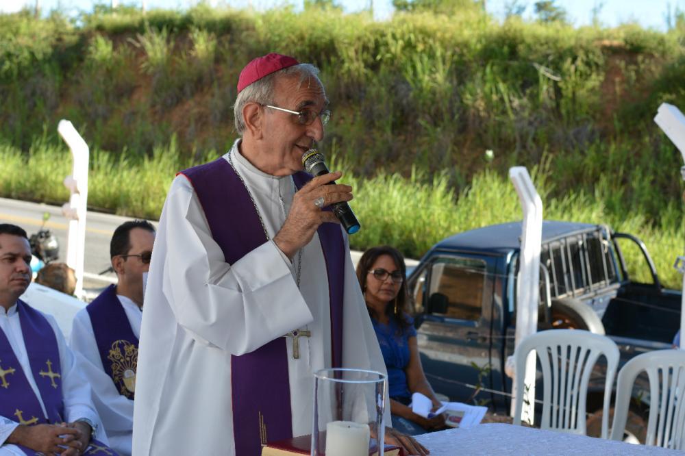 Emocionada, multidão participa de celebração pelos 20 anos da morte do Padre Aldo em Riacho de Santana 