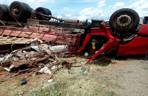 Pindaí: Caminhoneiro morre em acidente na BR-122