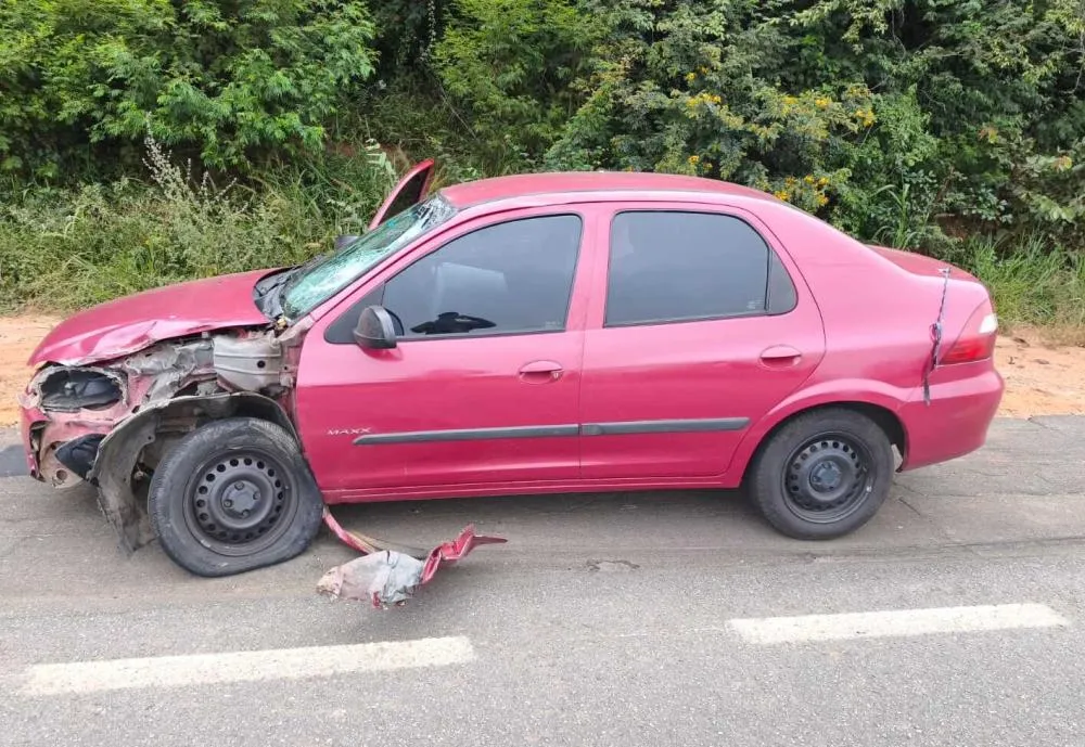 Motociclista fica gravemente ferido após moto se partir ao meio em acidente na BR-430, em Caetité