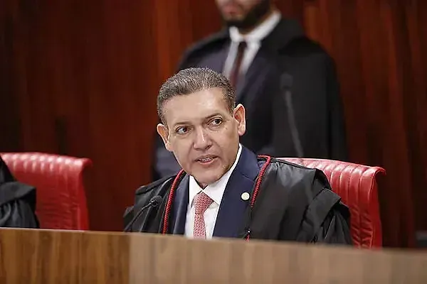 TSE suspende julgamento do PT e trava repasse do fundo eleitoral