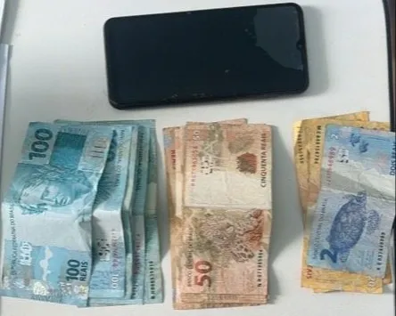 Homem com mandado de prisão por homicídio é preso durante ação da PM em Urandi