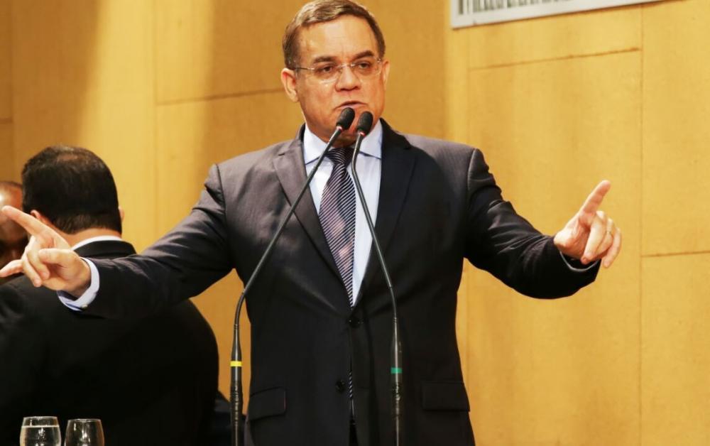 Luciano Ribeiro diz que há completa falência do Estado nas áreas da educação, saúde, segurança pública e transporte marítimo