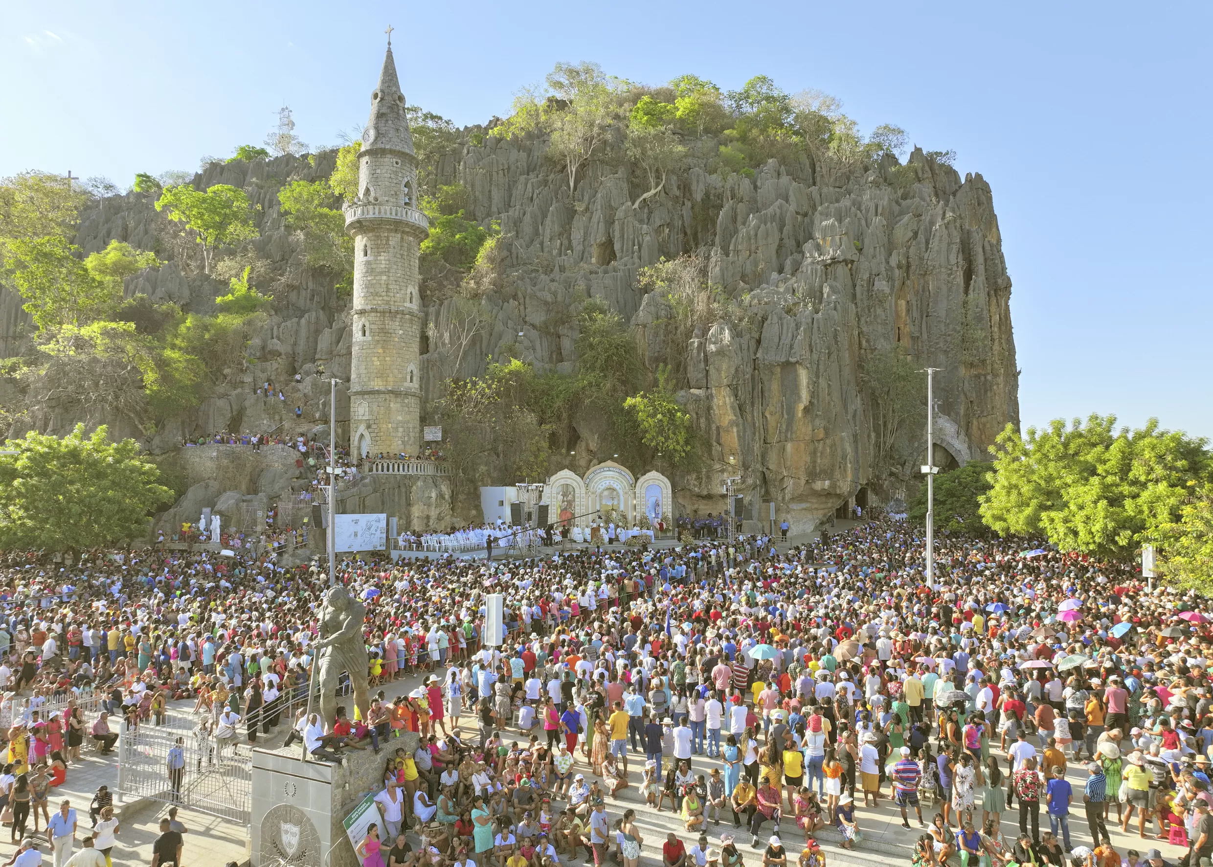 Santuário do Bom Jesus da Lapa nega risco de desmoronamento em morro e grutas