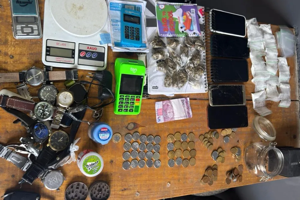 Investigado por tráfico é preso com drogas em Maracás