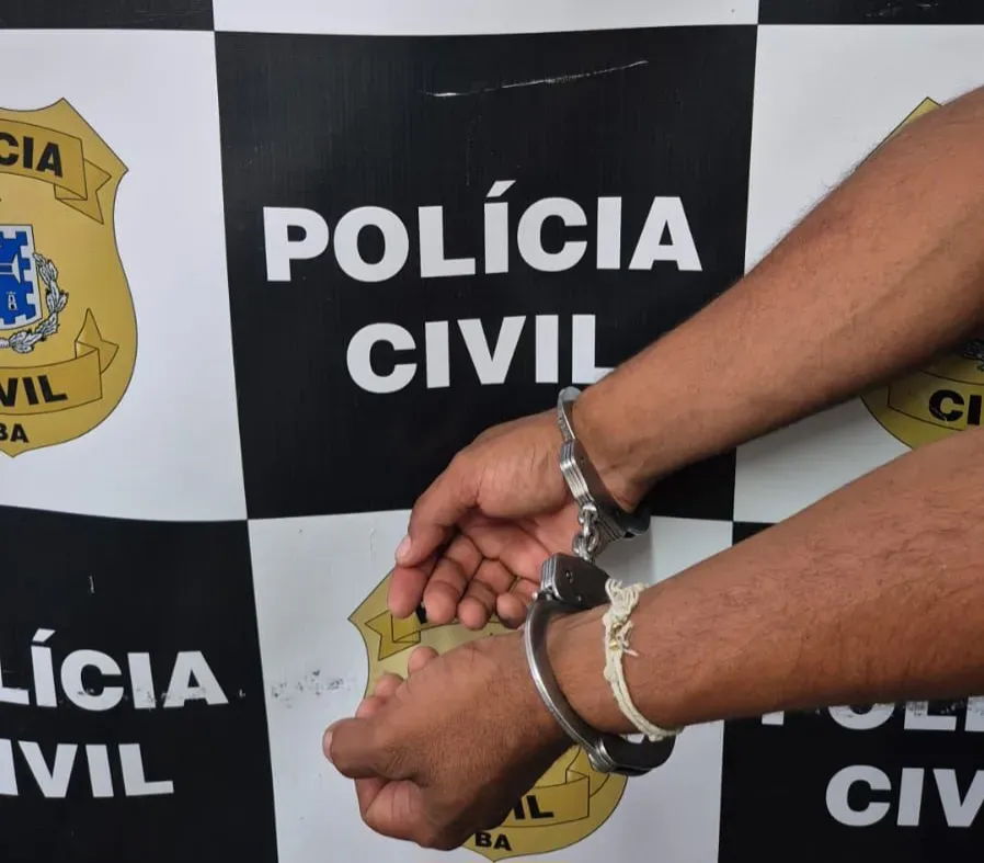 Suspeito de duplo homicídio é preso após se apresentar à Polícia Civil em Urandi