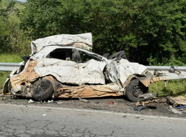 Região: Casal morre após carro e carreta baterem de frente na BR‑116 