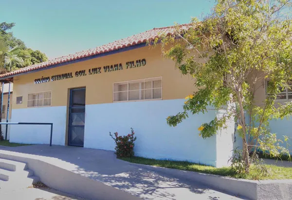 Ivana Bastos anuncia R$ 14 mi para o colégio Luiz Viana em Guanambi