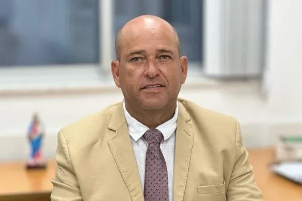 Preso e com candidatura barrada, Binho Galinha recebe 23 mil votos