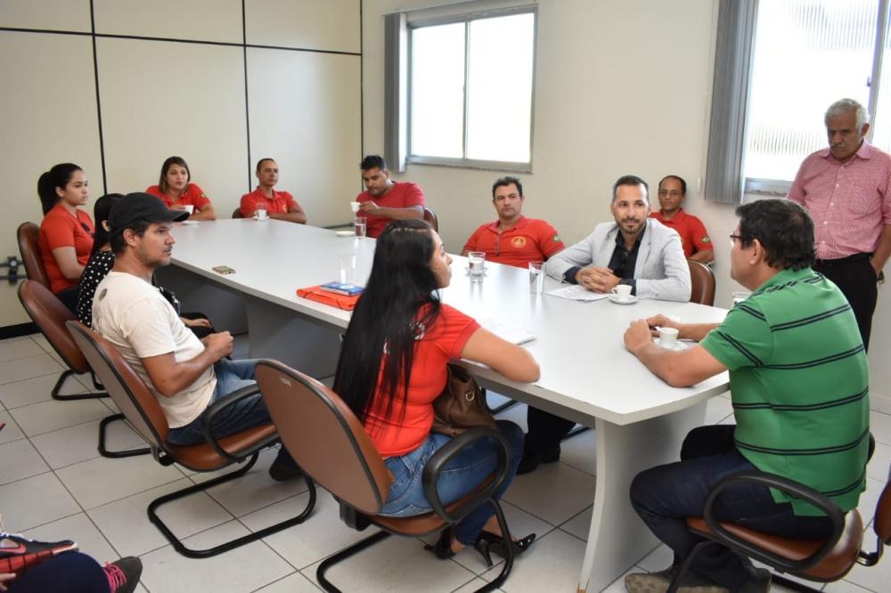 Prefeitura e Corpo de Bombeiros Civil acertam uma nova parceria para o combate de incêndios em Guanambi