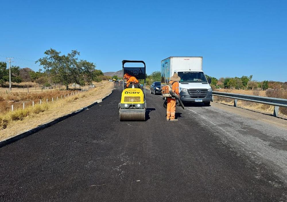 Obras de asfaltamento entre Guanambi e Matina avançam rapidamente: um investimento de R$12 milhões