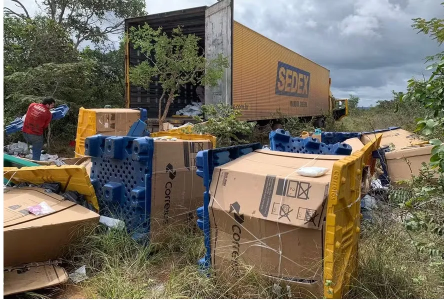 PF desarticula quadrilha de roubo de cargas dos Correios e Mercado Livre