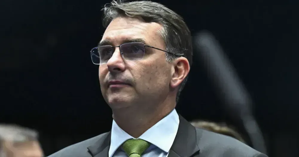 PL prepara visita de Flávio Bolsonaro à Bahia com base em Vitória da Conquista