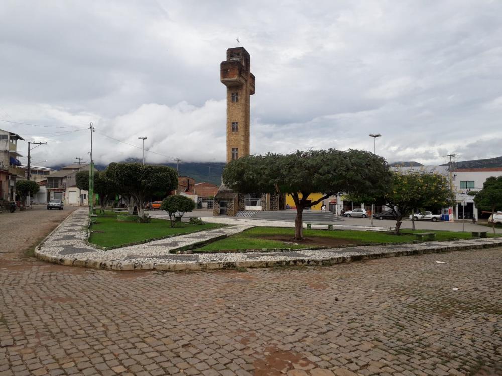 Com bairro Taquari negligenciado pela gestão Ribeiro, Praça do Bom Jesus, em Livramento, fica sem decoração natalina