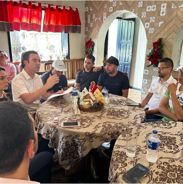 Pré-candidato a prefeito de Brumado, Fabrício Abrantes reúne imprensa local para discutir plano participativo