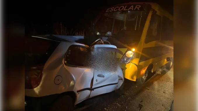 Colisão frontal mata três na BA-172, em trecho do município de Santana