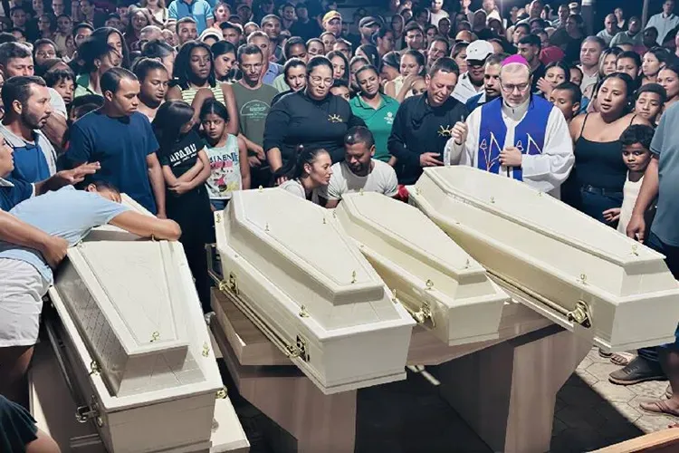 Paramirim se despede de quatro crianças da mesma família que morreram afogadas na zona rural