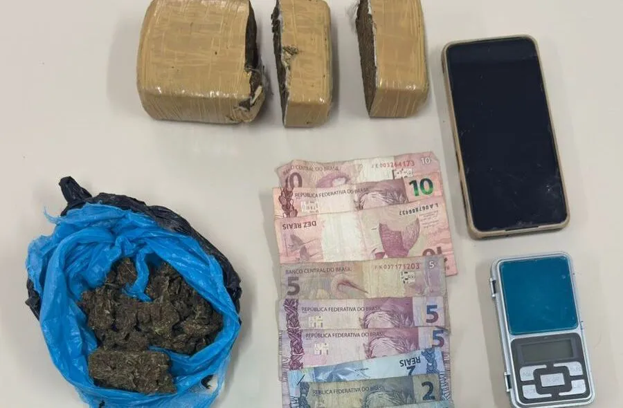 Homem é preso com mais de 1 kg de maconha em Carinhanha