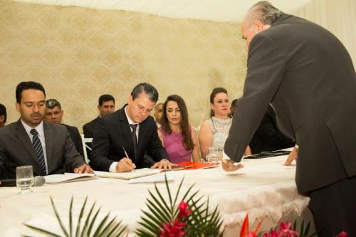 Aldo Gondim e Drª. Kelly são empossados em Caetité