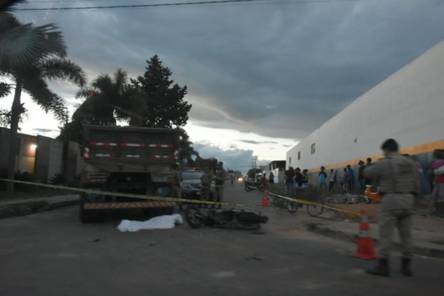 Policial militar da reserva morre atropelado por caminhão em Vitória da Conquista