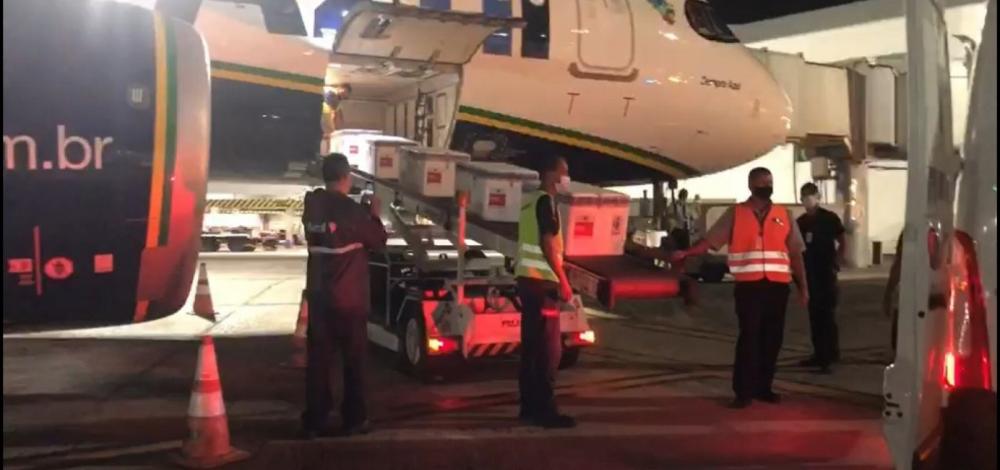 Bahia recebe novo carregamento de vacinas Oxford