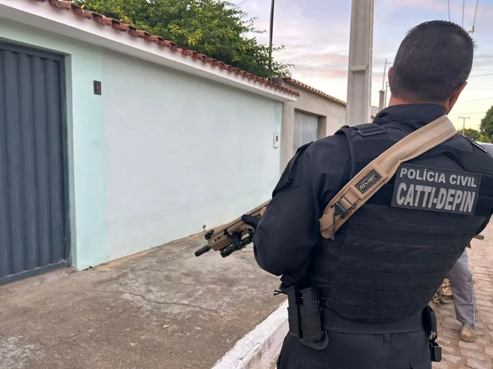 Operação da Polícia Civil prende três suspeitos de tráfico em Belo Campo