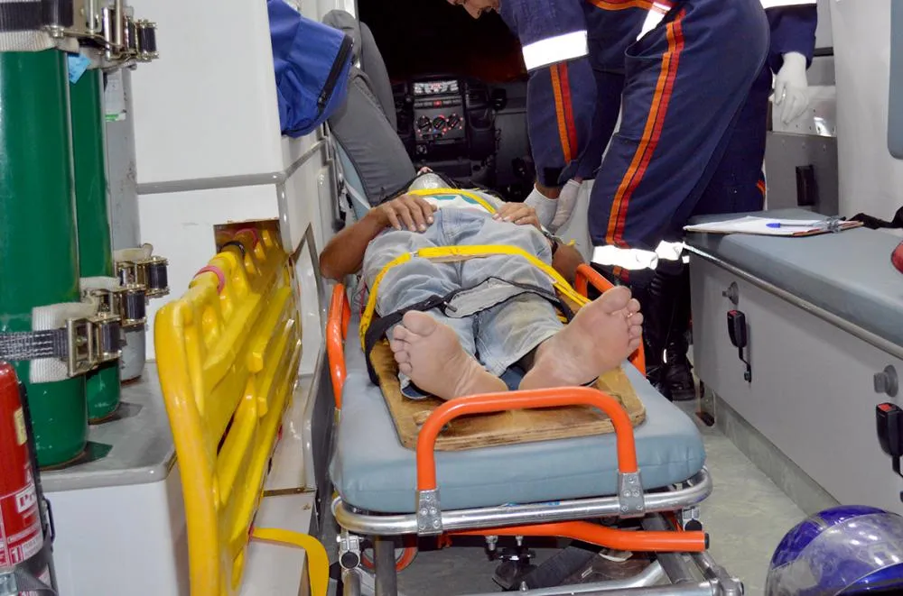 Motociclista fica ferido após colisão na BR-122, em Pindaí