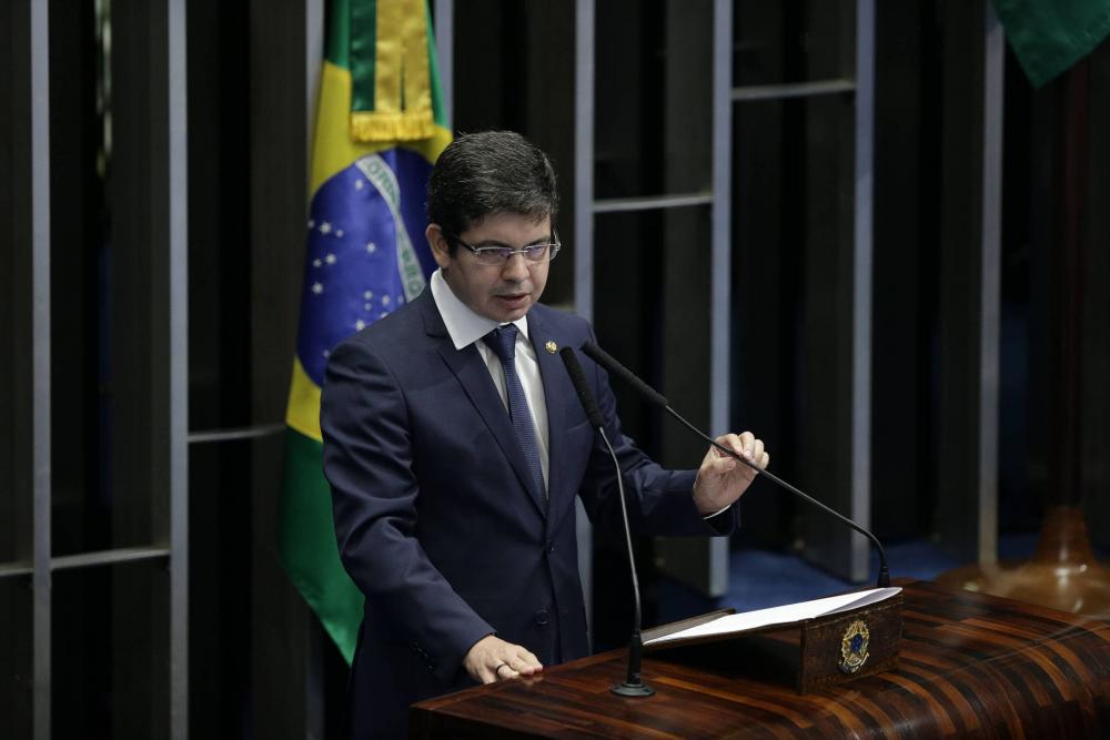 Senador quer adiar eleições municipais para dezembro devido à Covid-19
