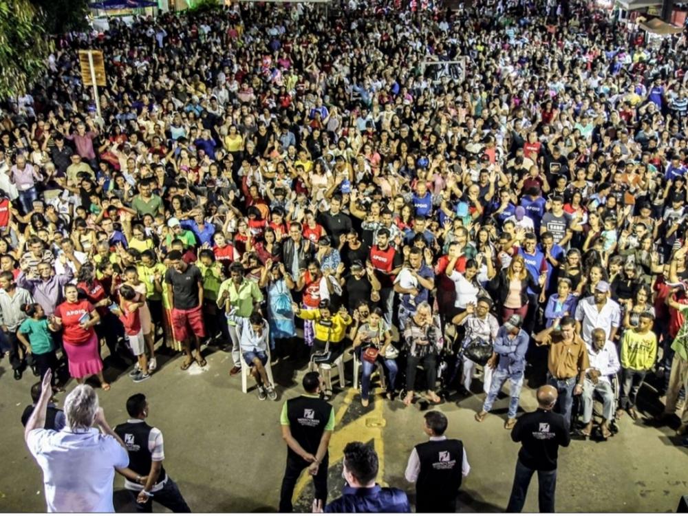 Caetité: Cruzada Internacional de Fé e Milagres reuniu quase 20 mil pessoas na Praça da Catedral