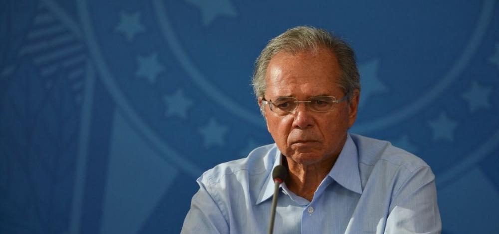 Guedes afirma que país pode emitir moeda se houver desemprego em massa