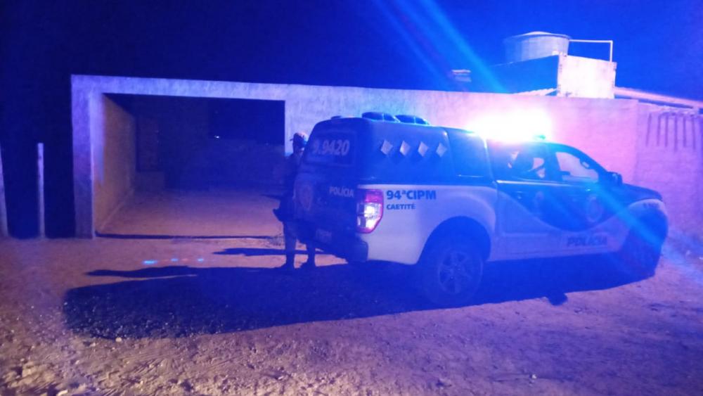 Professor e fisioterapeuta da rede pública são flagrados em festa clandestina na zona rural de Igaporã