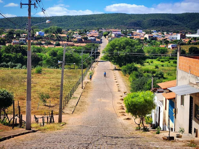 Prefeito anuncia construção de ponte e canal de drenagem em Igaporã