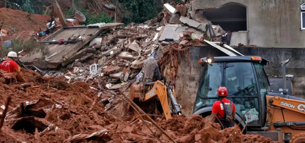 Mortes provocadas pelas chuvas sobem para 30 em Minas Gerais
