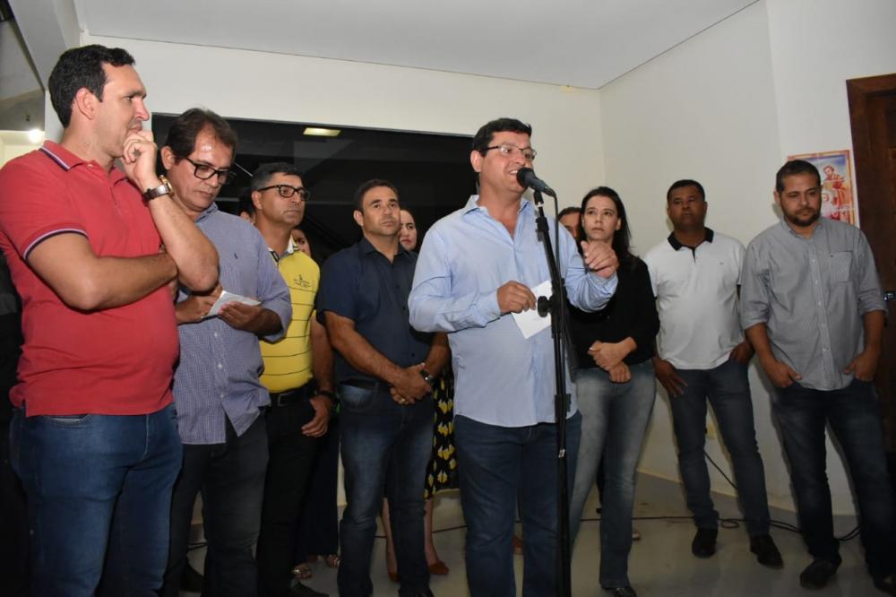 Prefeito Jairo Magalhães entrega mais obras de pavimentação em Guanambi