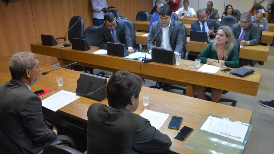 CCJ aprova projeto que garante o direito de amamentar em locais públicos