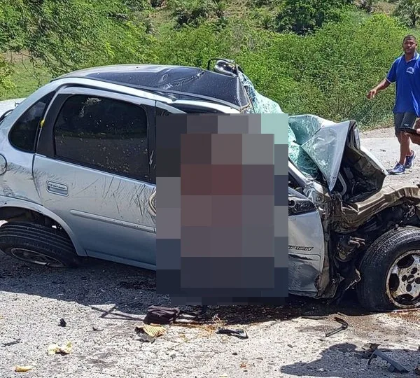 Bahia: Colisão entre carreta e dois carros deixa seis mortos na BR-110