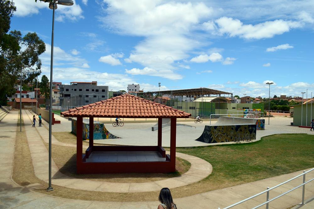 Adolescentes são detidos suspeitos de agredir e roubar idoso em Caetité