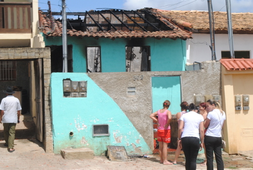 Bêbado incendeia casa em Conquista