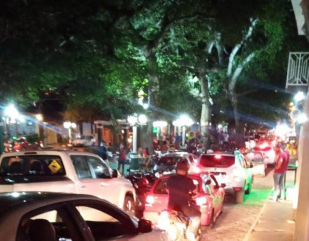 Bares e restaurantes voltam a ter aglomeração e desrespeito a medidas de prevenção contra a Covid-19 em Caetité