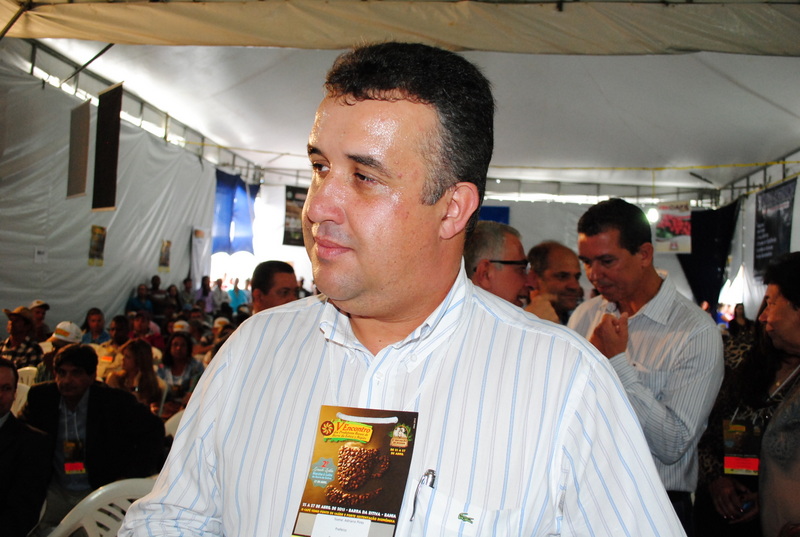 Barra da Estiva: Ex-prefeito é punido por contratar escritório de advocacia sem licitação 