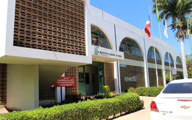 Professor do IFBA é alvo de busca e apreensão por assédio sexual contra alunas