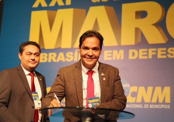 Eures Ribeiro é empossado 2º vice-presidente da CNM