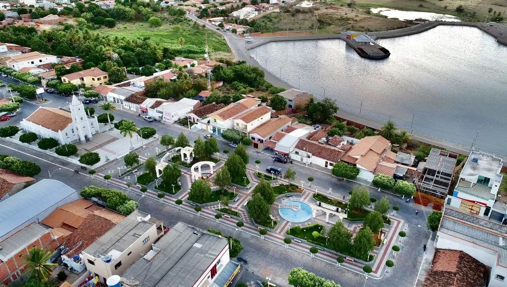 Adolescente sai escondida de casa durante a madrugada e mobiliza PM em Candiba