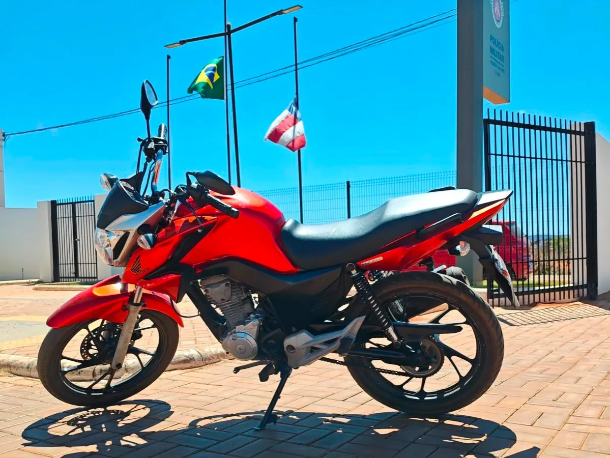 PM recupera motocicleta roubada de Minas Gerais durante ação em Caculé