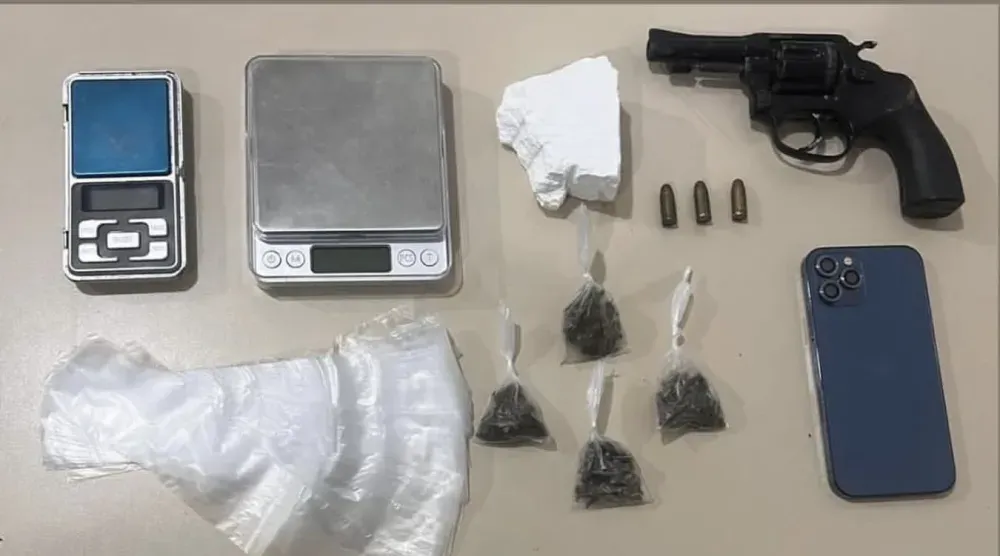 Homem é preso por tráfico e posse ilegal de arma em Paramirim