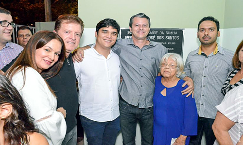 Caetité: Prefeito Zé Barreira entrega à comunidade de Campinas o 11º PSF de sua gestão