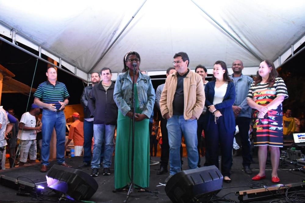  Prefeito Jairo Magalhães entrega obras no bairro Alto Caiçara em Guanambi